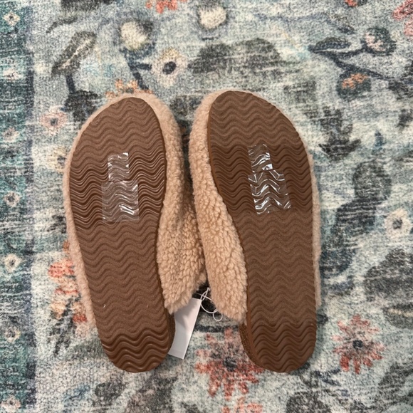 J.Crew Factory Women’s NWT Sherpa Clog Slippers - Picture 4 of 5